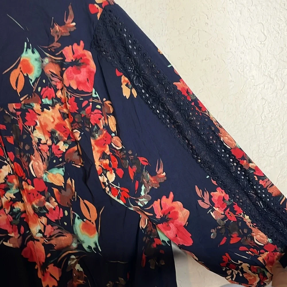 Torrid Navy Floral LS Challis Embroidered Blouse size 2X - Picture 5 of 6